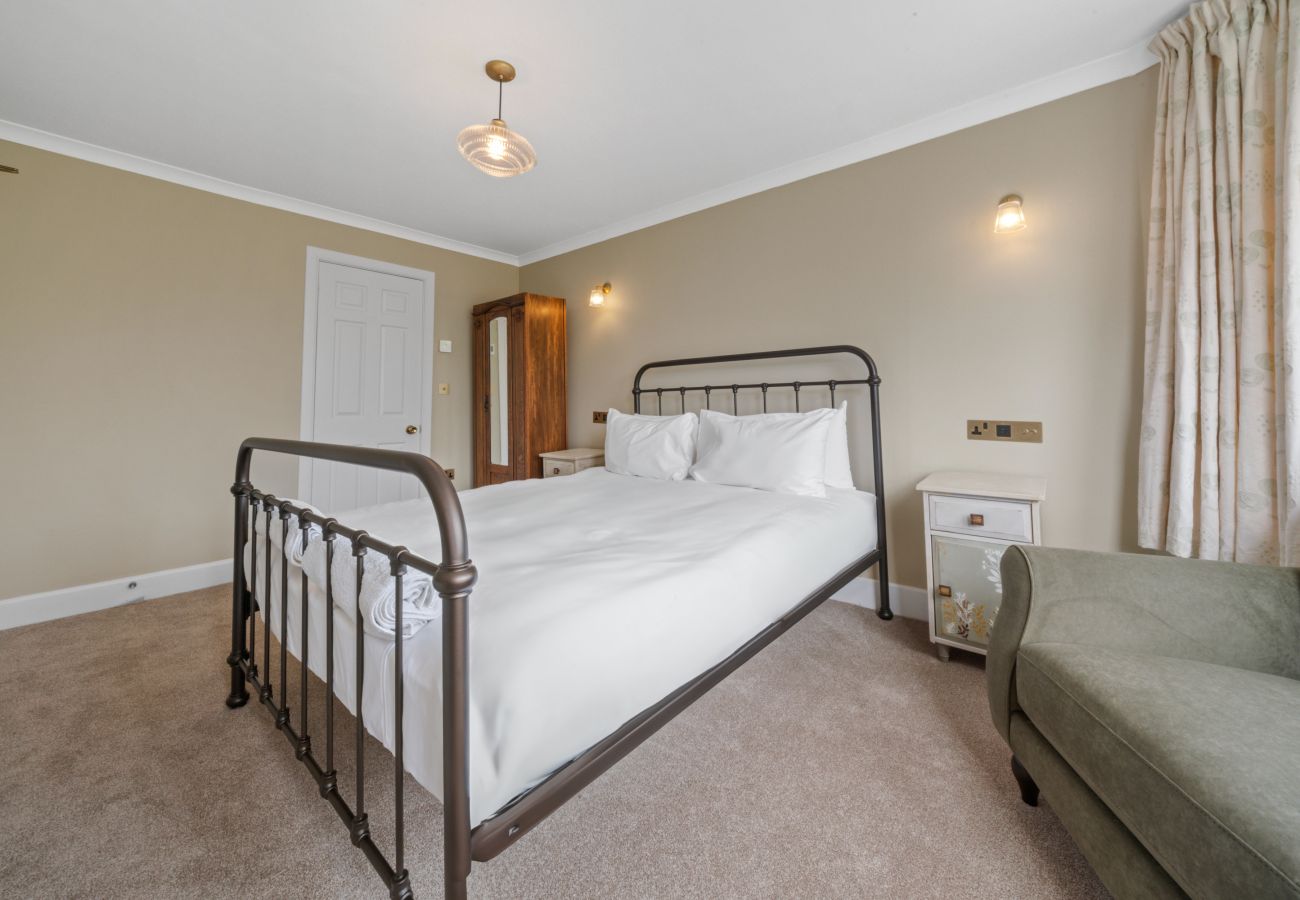 Rent by room in Onich - Cuilcheanna House - Tiree Room