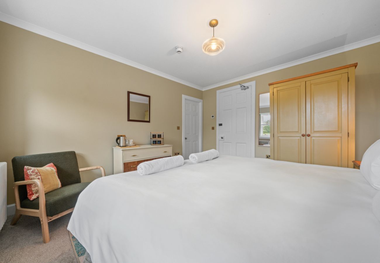 Rent by room in Onich - Cuilcheanna House - Jura Room