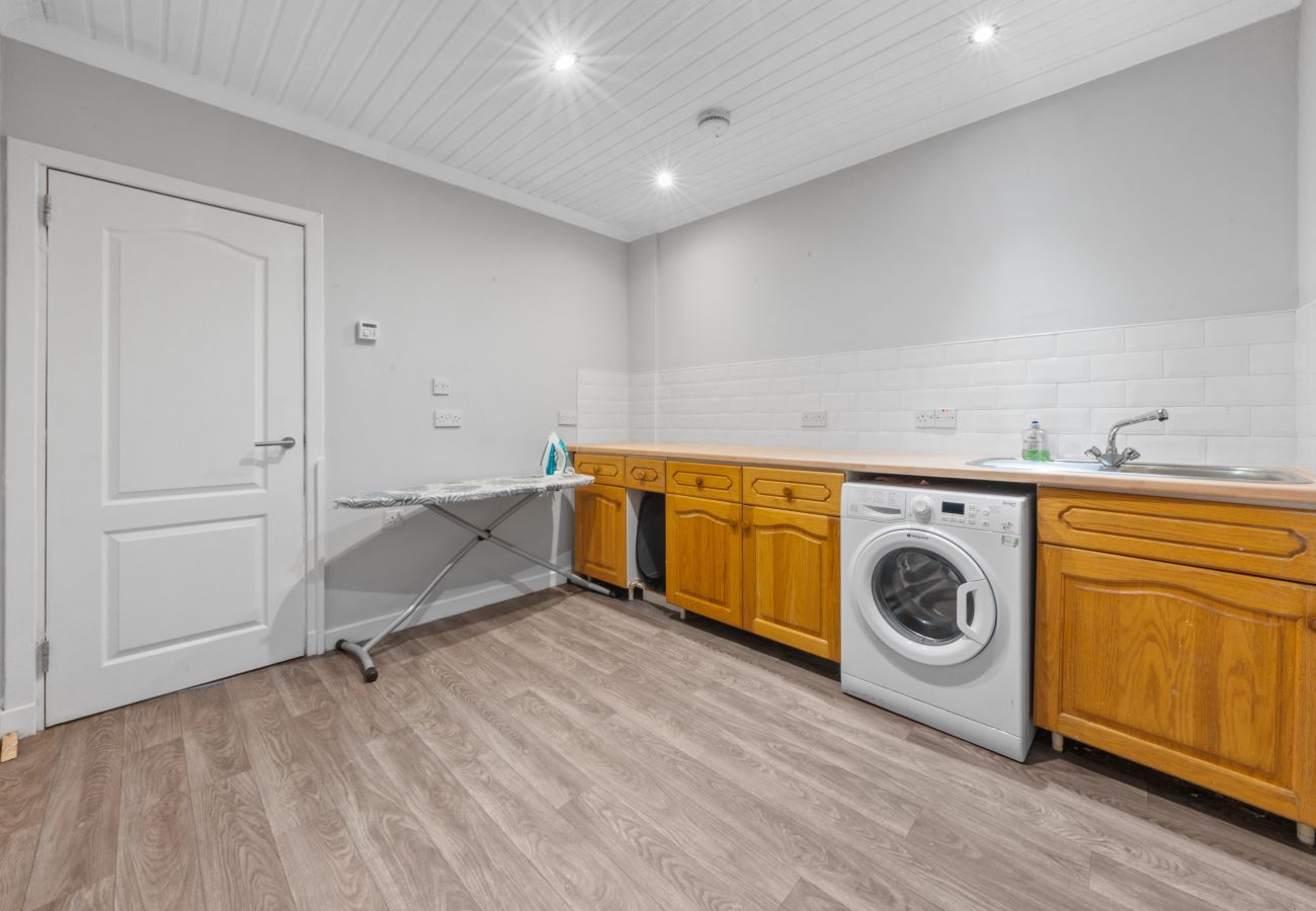 Rent by room in Bannockburn - Modern Bannockburn Guest House -  Room 2