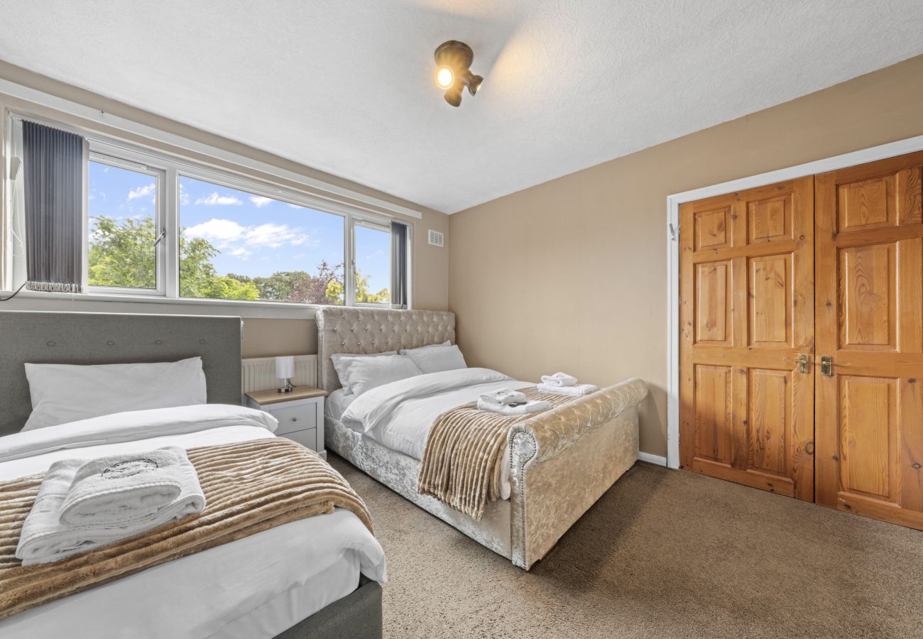 House in Edinburgh - Strathalmond 4 Bedroom House - Edinburgh