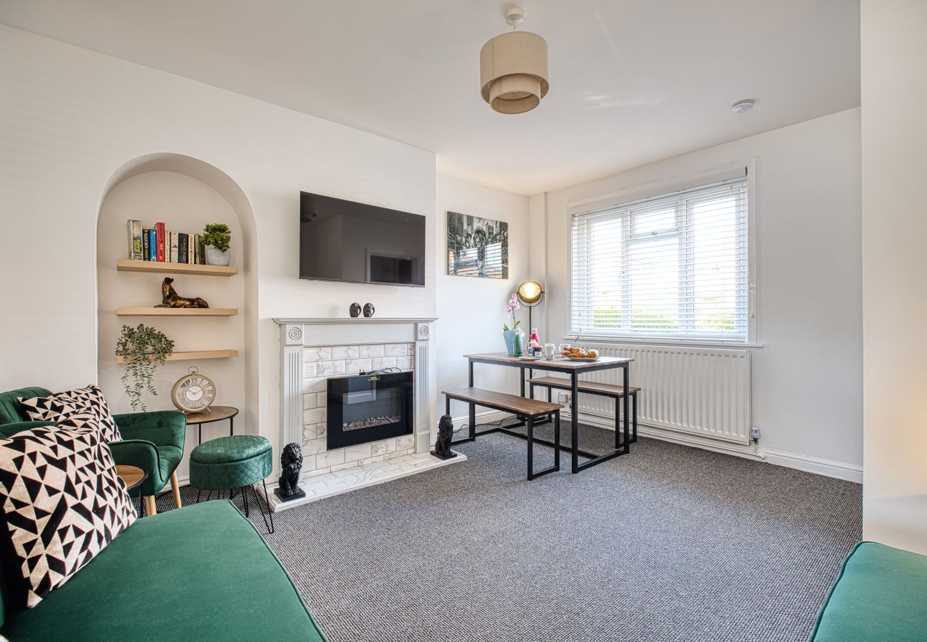 House in Bristol -  Crediton Cosy 3 Bedroom House - Bristol 	