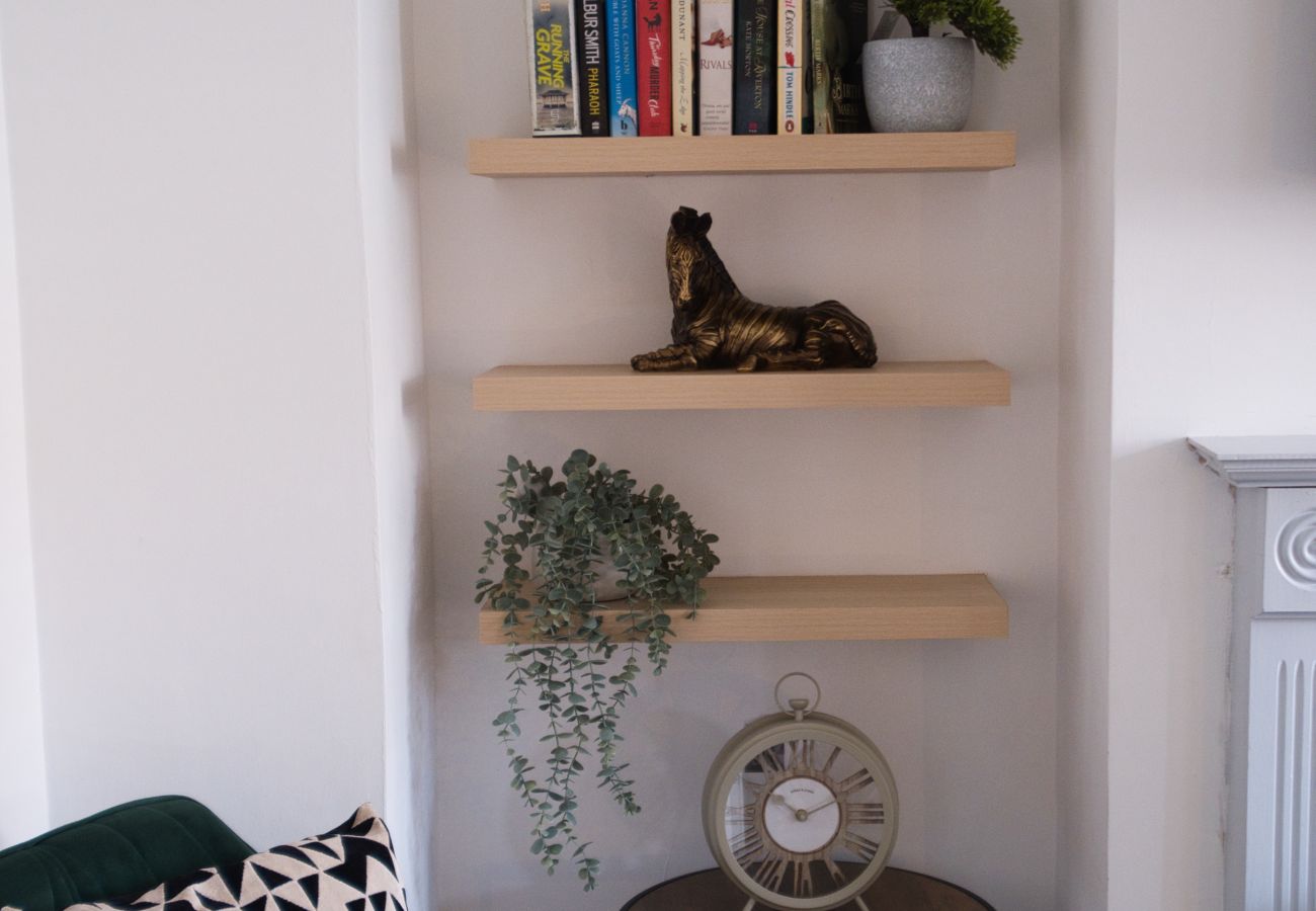House in Bristol -  Crediton Cosy 3 Bedroom House - Bristol 	