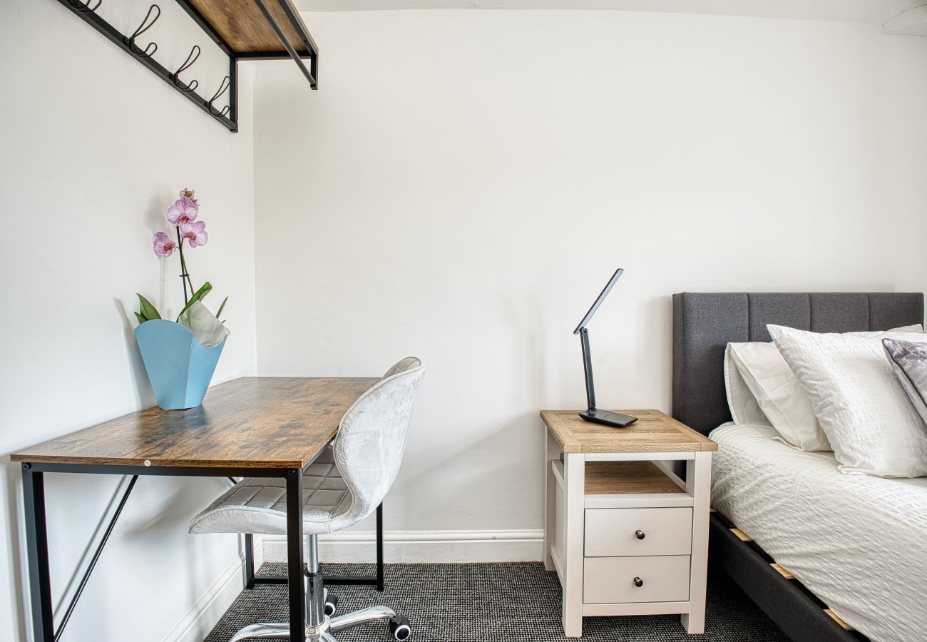 House in Bristol -  Crediton Cosy 3 Bedroom House - Bristol 	