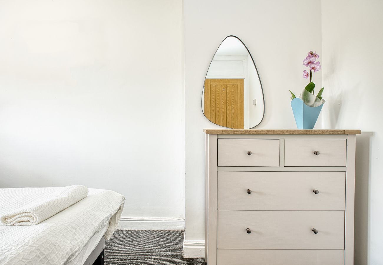 House in Bristol -  Crediton Cosy 3 Bedroom House - Bristol 	