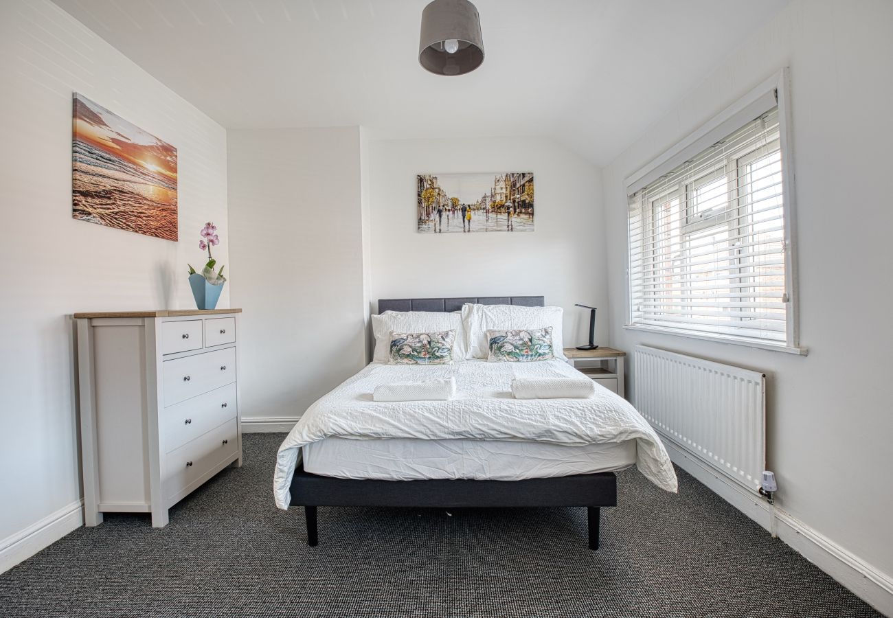 House in Bristol -  Crediton Cosy 3 Bedroom House - Bristol 	