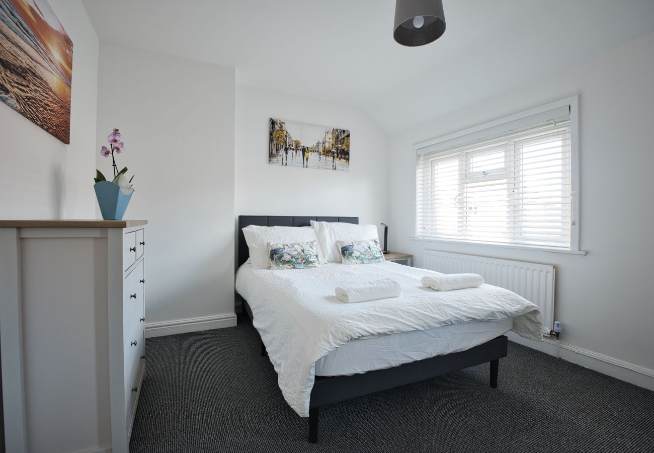 House in Bristol -  Crediton Cosy 3 Bedroom House - Bristol 	