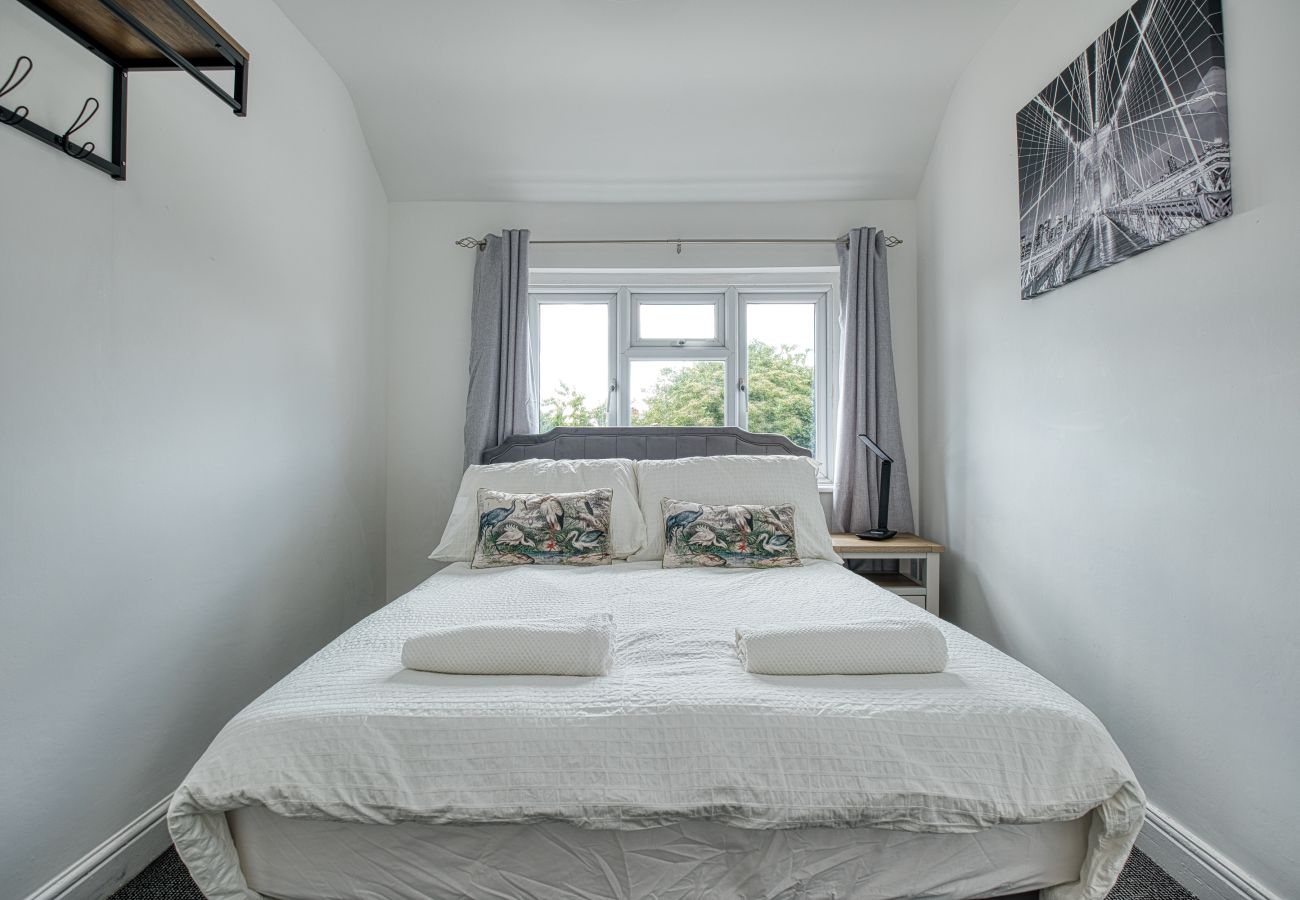 House in Bristol -  Crediton Cosy 3 Bedroom House - Bristol 	