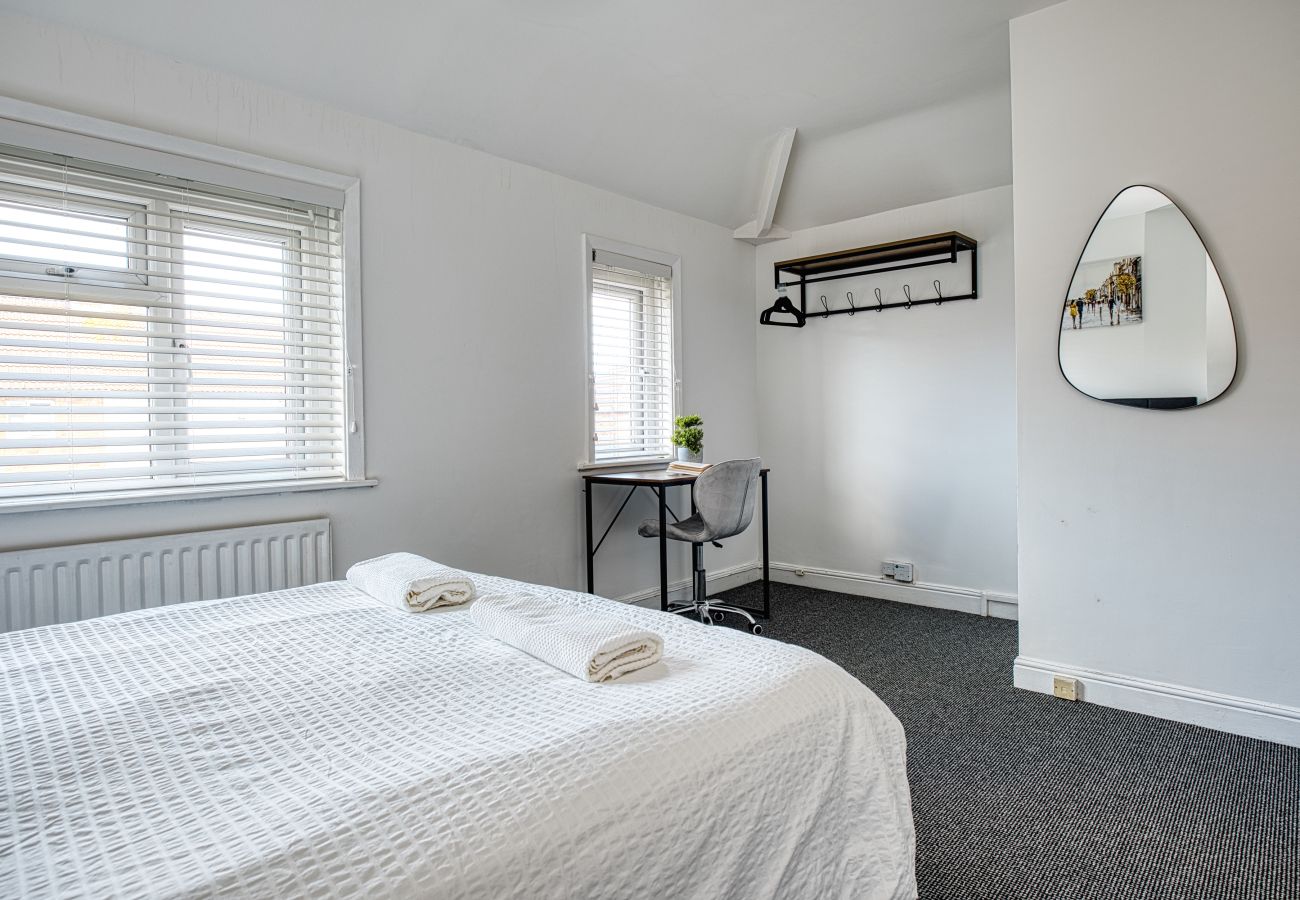 House in Bristol -  Crediton Cosy 3 Bedroom House - Bristol 	